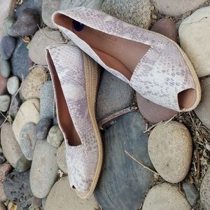 Natural Souls Kenneth Cole Lissa Ruffle A- line leather wedge